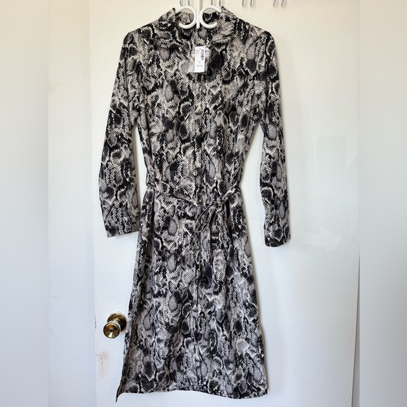 🎉4/30$🎉 NWT Reitmans Snakeskin Print Shirt Dress - Size 6 - Picture 1 of 7